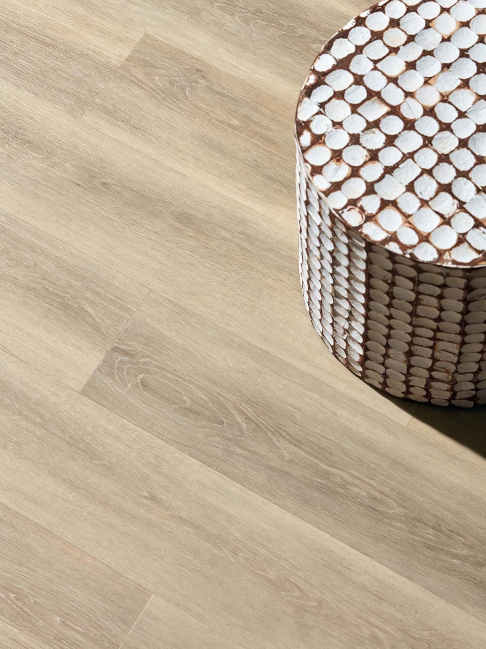 Foreshore Oak | FS7W6120 | LVT Design flooring from the Amtico